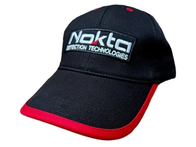 Nokta Caps med rød kant