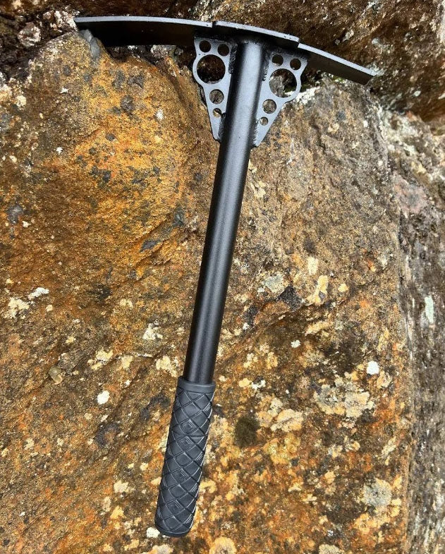 Swagier hakke i matt sort herdet stål