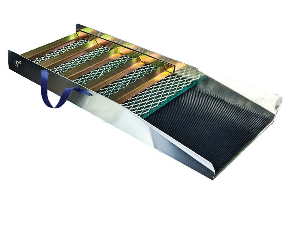 Aluminium vaskerenne med strekkmetall, miners moss, teppe og gummiriller. 69 cm.
