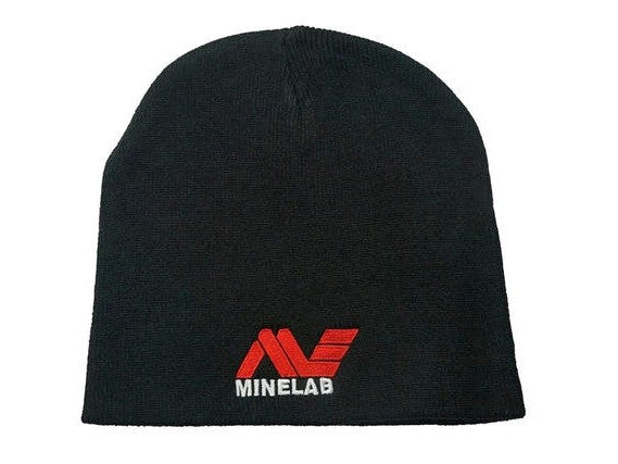 Minelab sort lue med brodert Minlab logo