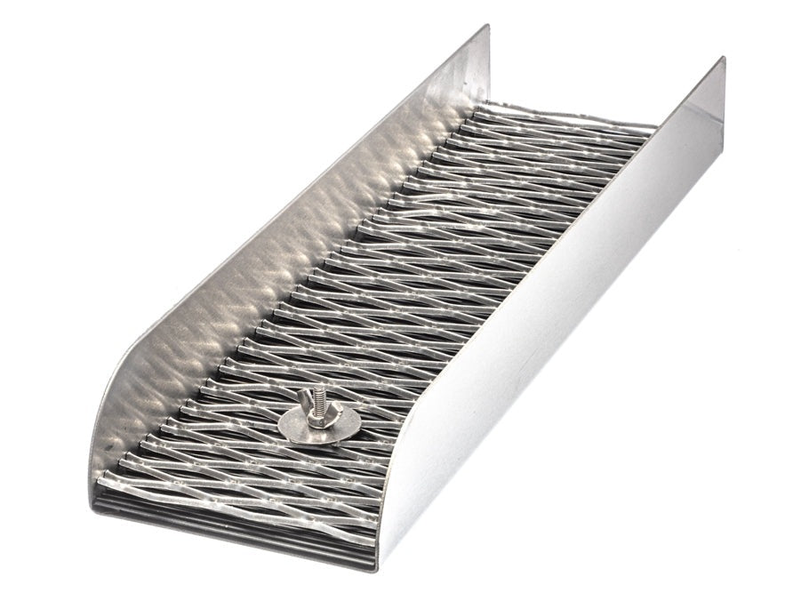 Mini vaskerenne i aluminium med strekkmetall og gummimatte. Kun 30  x 9 cm.