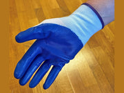 Enkle billige hansker, blå og hvite